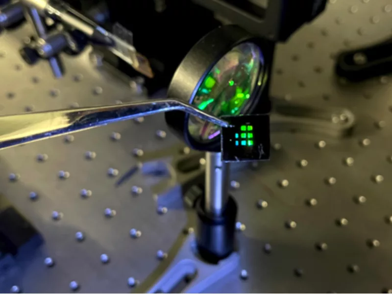 胶体量子点激光器最近研究进展
